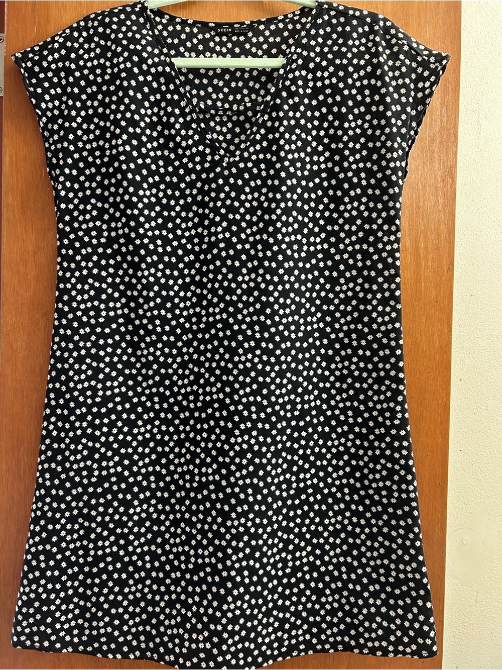 Women's Black Floral Cap-Sleeve Top